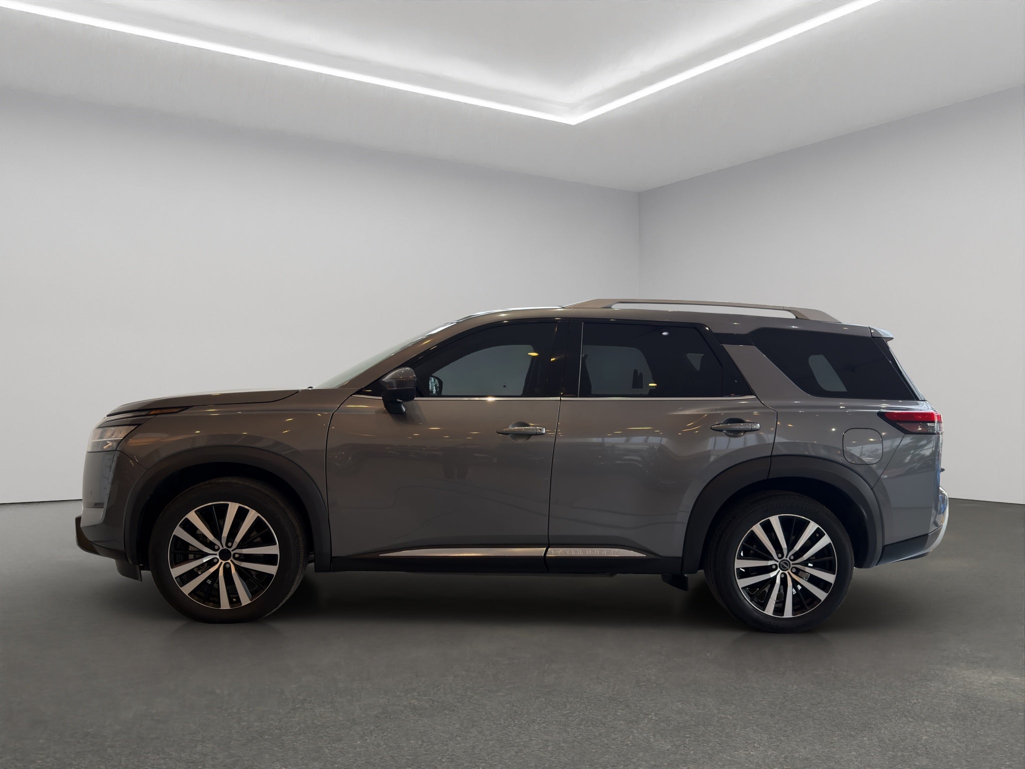 2023 Nissan Pathfinder VUD 5 pts. Platinum, 3.5l, TA, piel premium, RA-20, 4x4 (línea nueva)