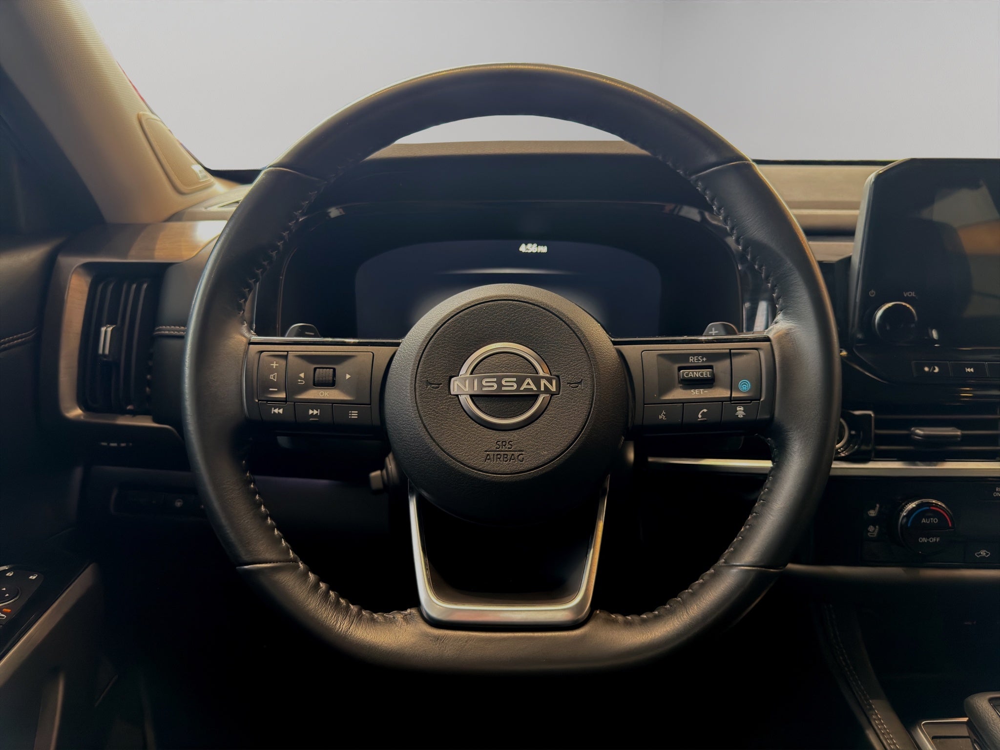 2023 Nissan Pathfinder VUD 5 pts. Platinum, 3.5l, TA, piel premium, RA-20, 4x4 (línea nueva)