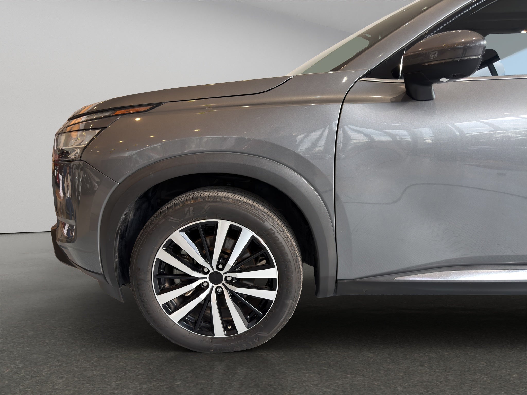 2023 Nissan Pathfinder VUD 5 pts. Platinum, 3.5l, TA, piel premium, RA-20, 4x4 (línea nueva)