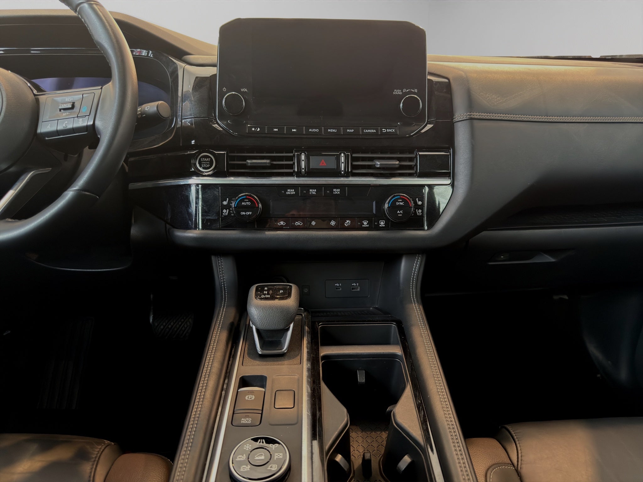 2023 Nissan Pathfinder VUD 5 pts. Platinum, 3.5l, TA, piel premium, RA-20, 4x4 (línea nueva)