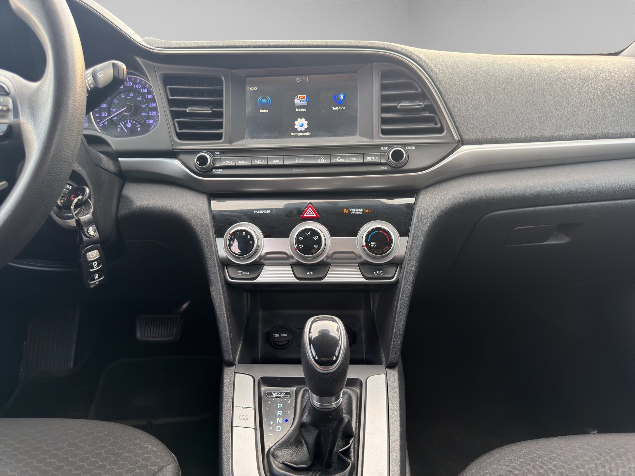 2020 Hyundai Elantra 4 pts. GLS Premium, 2.0l, TA, a/ac., f. led, RA-16 (línea anterior)