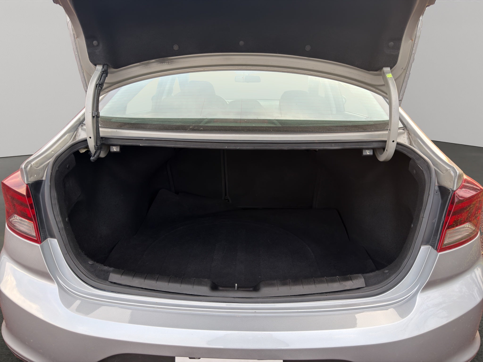 2020 Hyundai Elantra 4 pts. GLS Premium, 2.0l, TA, a/ac., f. led, RA-16 (línea anterior)