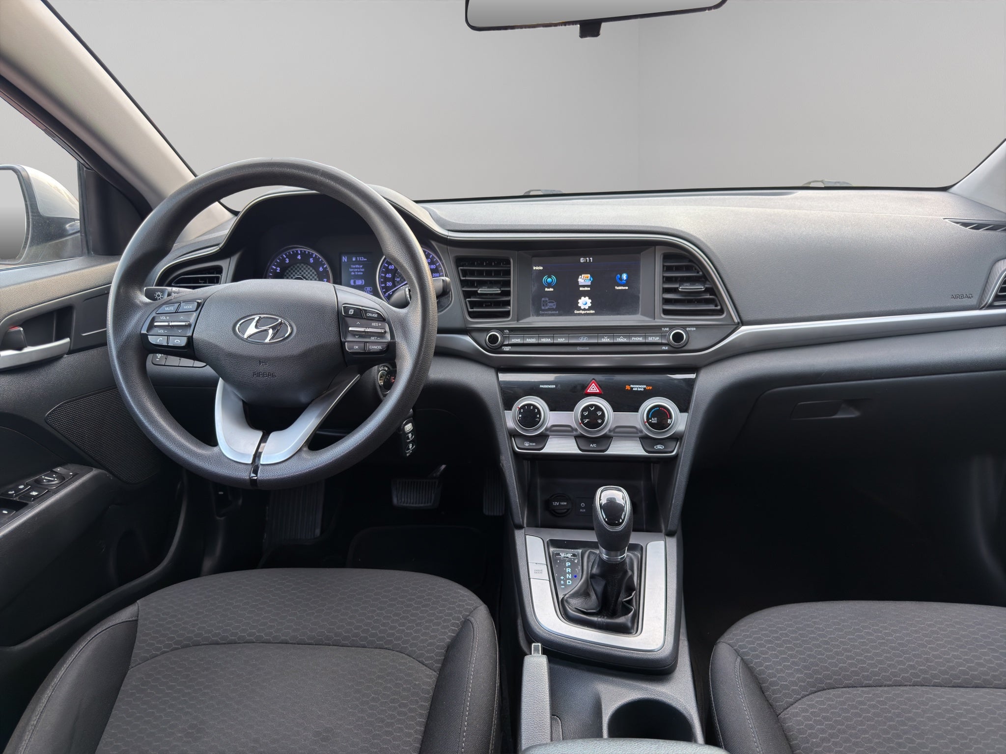 2020 Hyundai Elantra 4 pts. GLS Premium, 2.0l, TA, a/ac., f. led, RA-16 (línea anterior)
