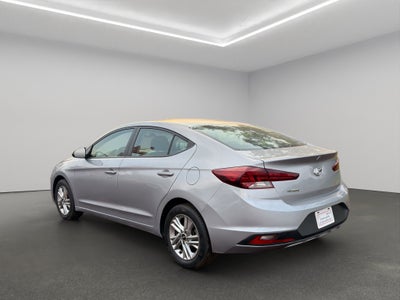 2020 Hyundai Elantra 4 pts. GLS Premium, 2.0l, TA, a/ac., f. led, RA-16 (línea anterior)