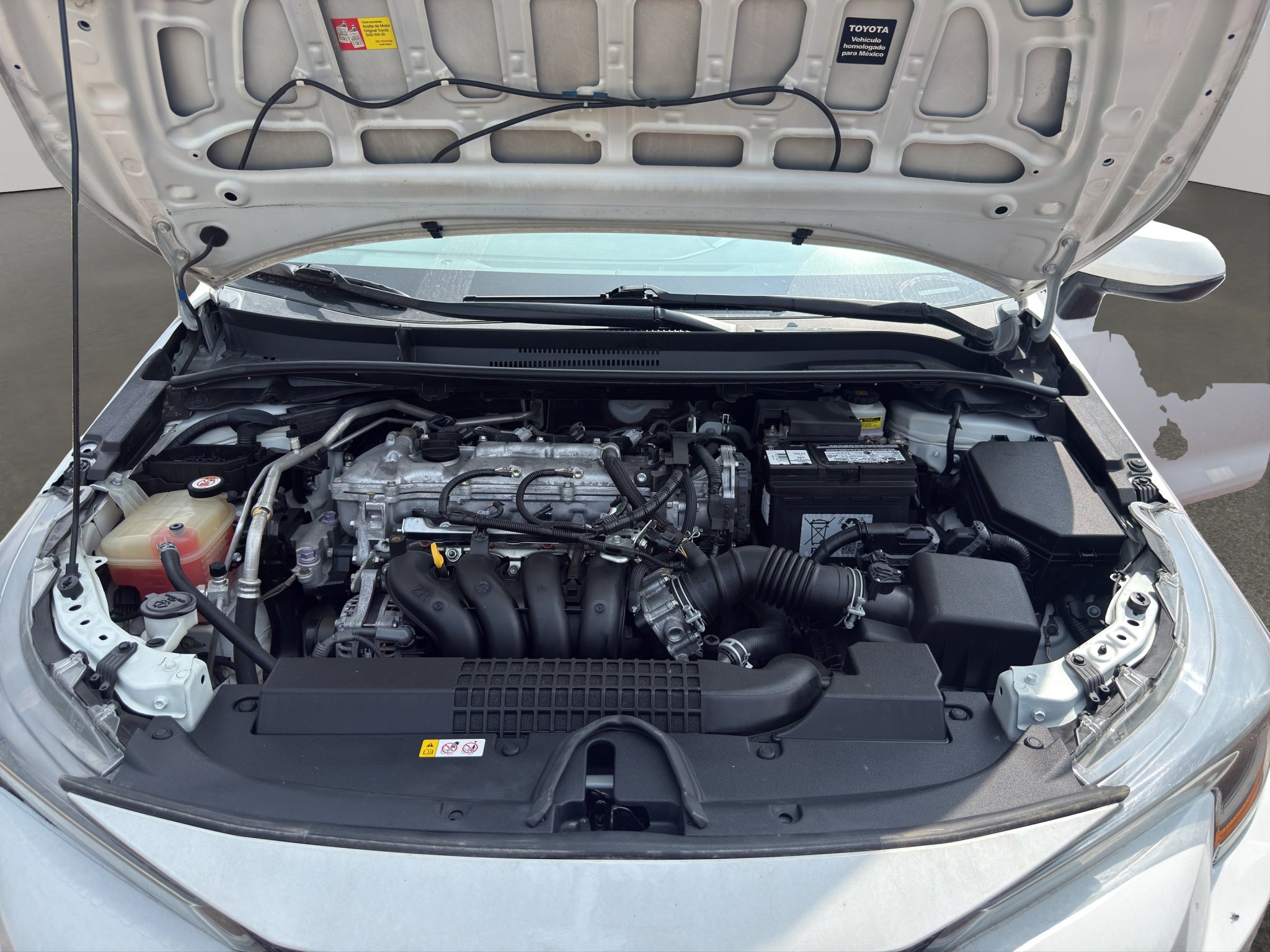 2020 Toyota Corolla 4 pts. LE, 1.8l, TA, RA-16 (línea nueva)