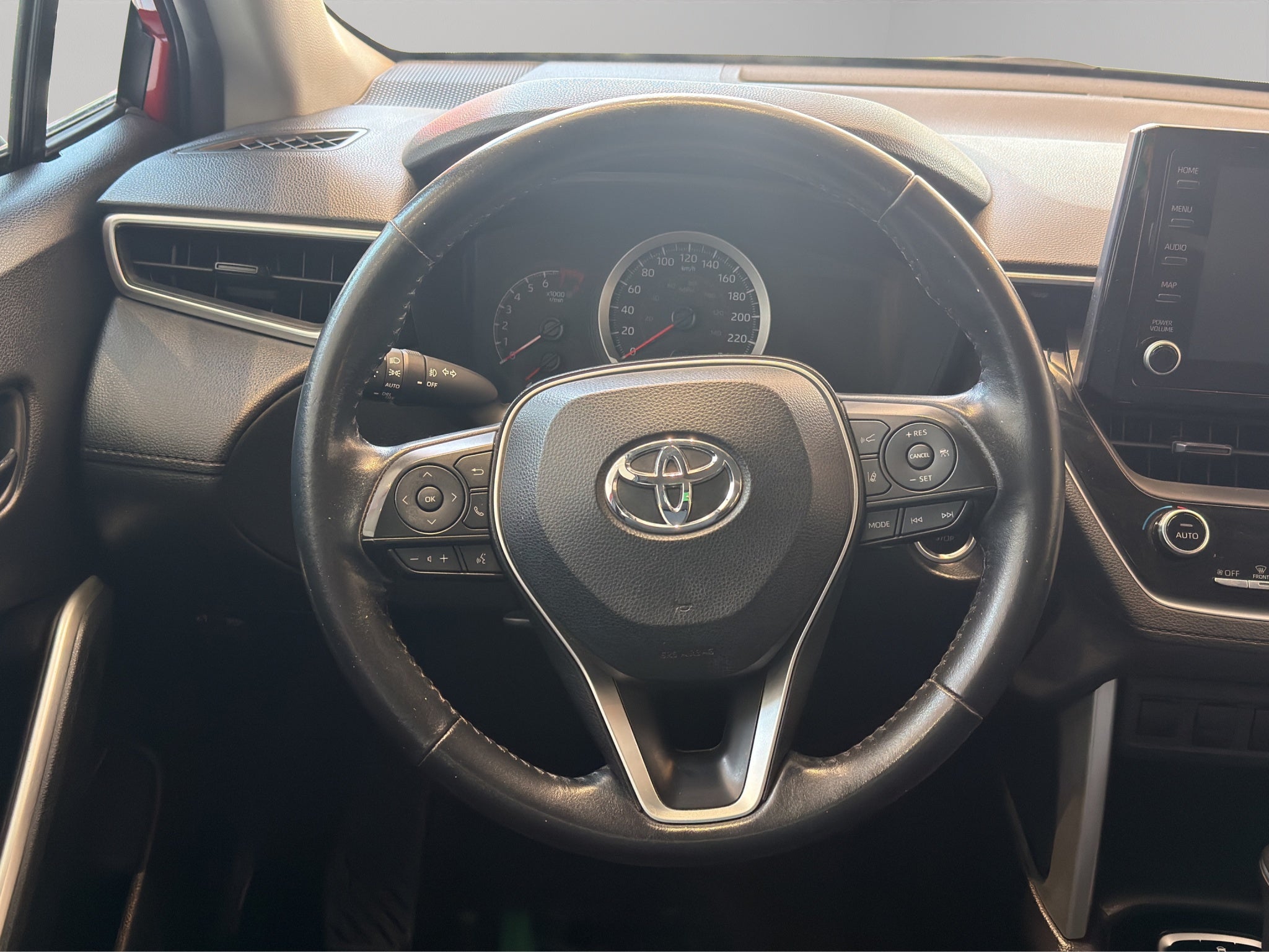 2022 Toyota Corolla Cross VUD 5 pts. LE, 2.0l, TA, QC, RA-17