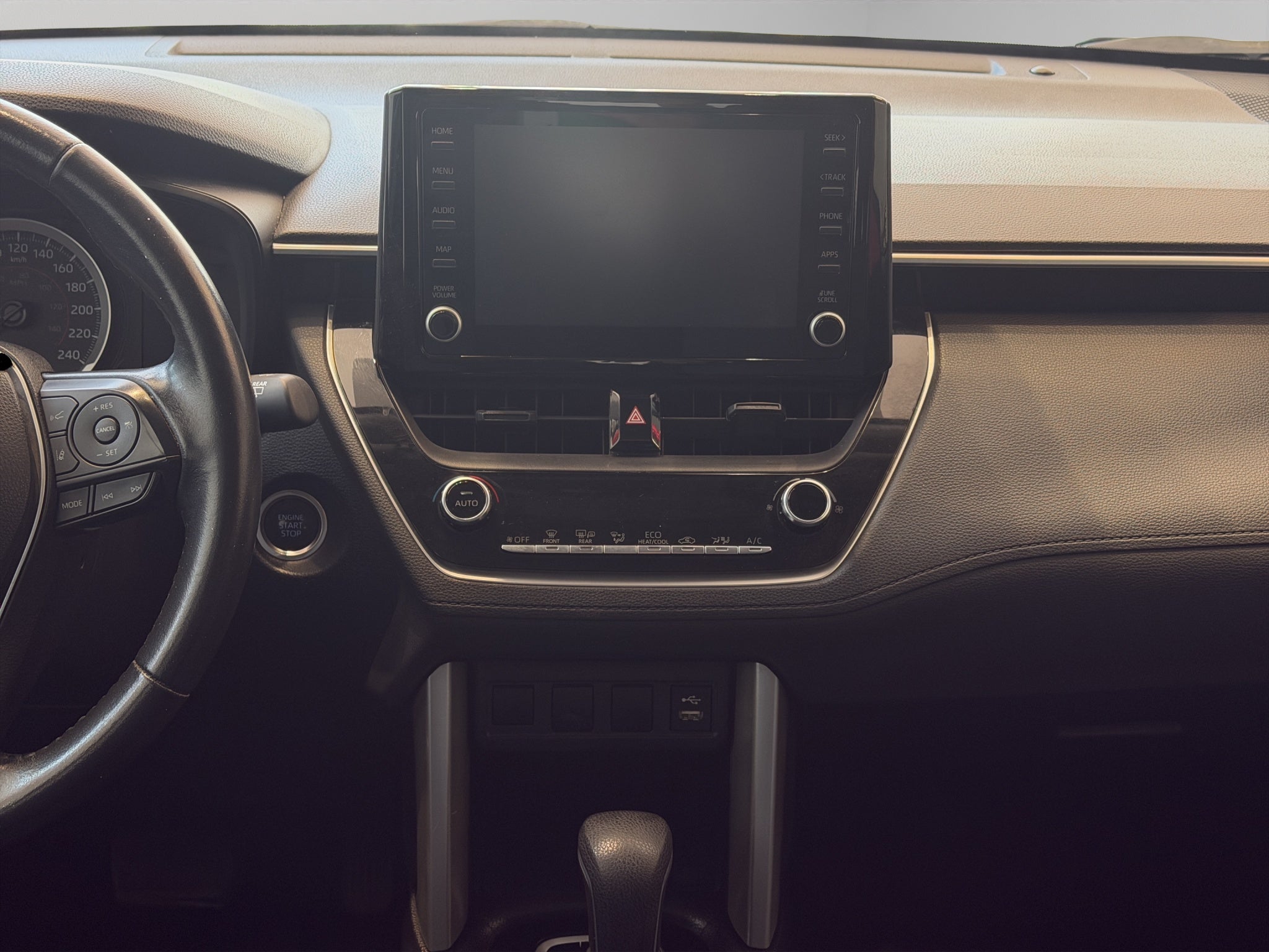 2022 Toyota Corolla Cross VUD 5 pts. LE, 2.0l, TA, QC, RA-17