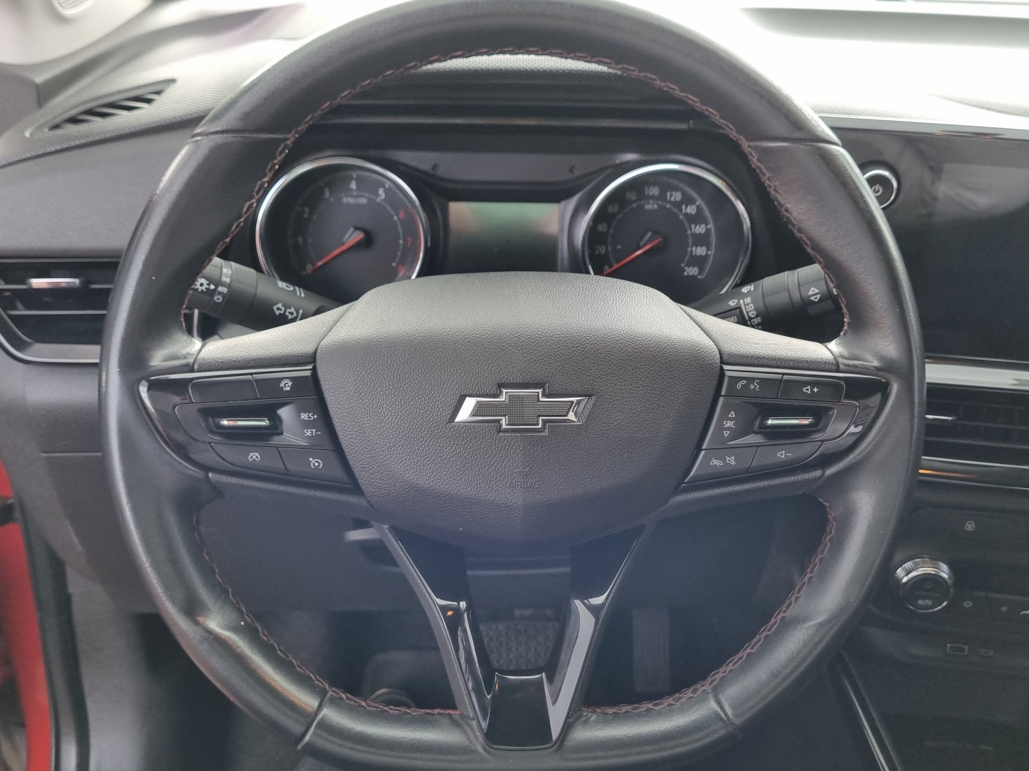 2025 Chevrolet Comerciales Montana Pick-Up 4 pts. RS, Doble Cab., 1.2T, TA, a/ac., RA-17 bitono