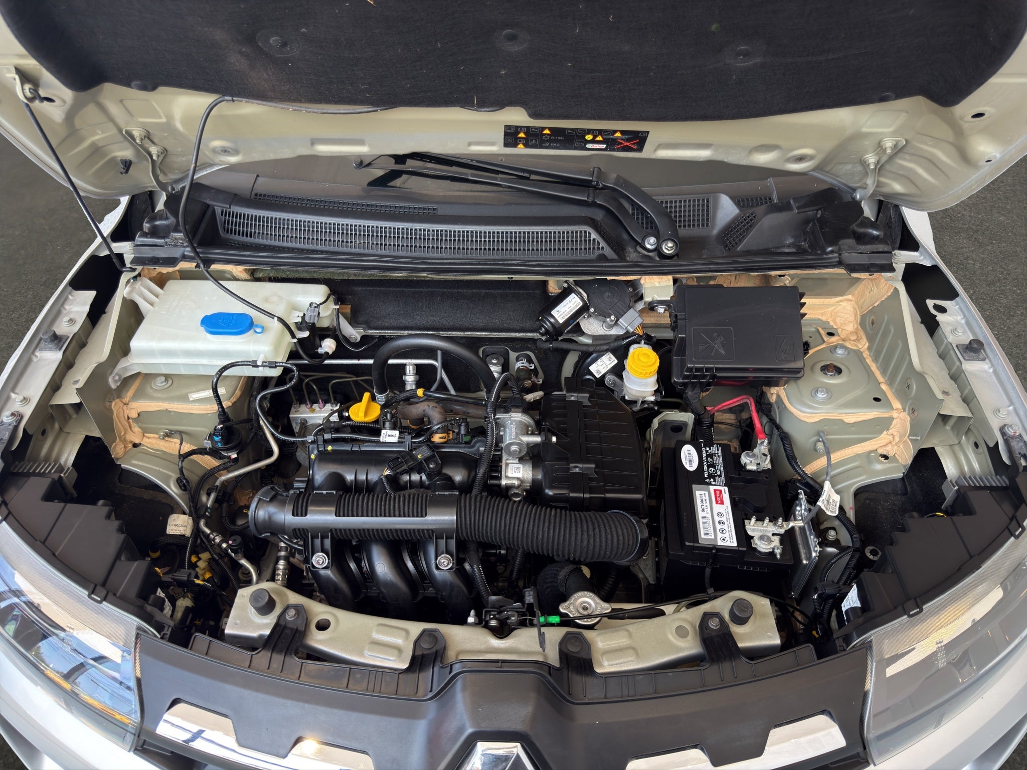 2024 Renault Kwid 5 pts. HB Iconic, TM5, a/ac., pantalla touch 8