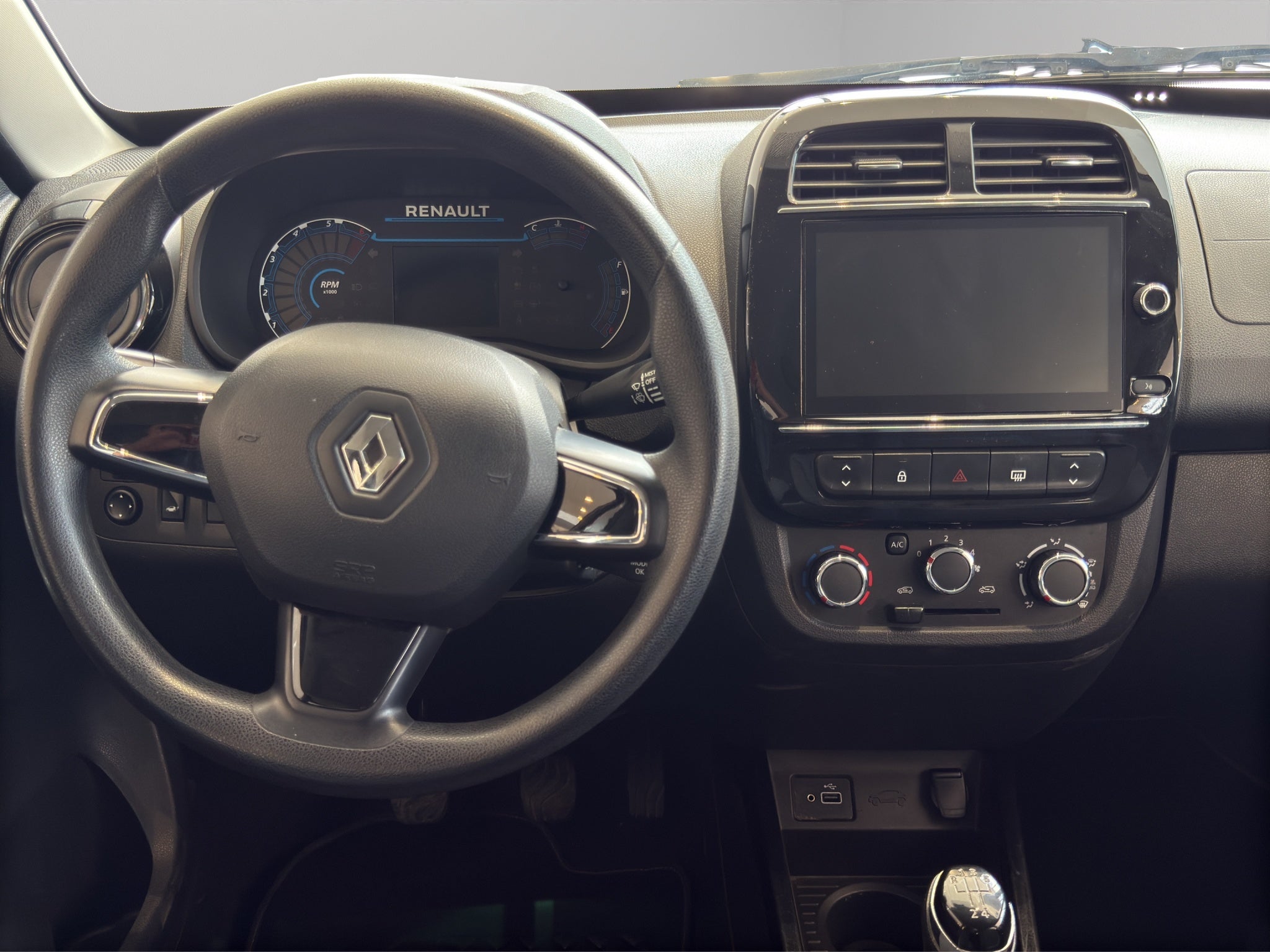 2024 Renault Kwid 5 pts. HB Iconic, TM5, a/ac., pantalla touch 8