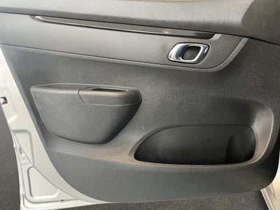 2024 Renault Kwid 5 pts. HB Iconic, TM5, a/ac., pantalla touch 8