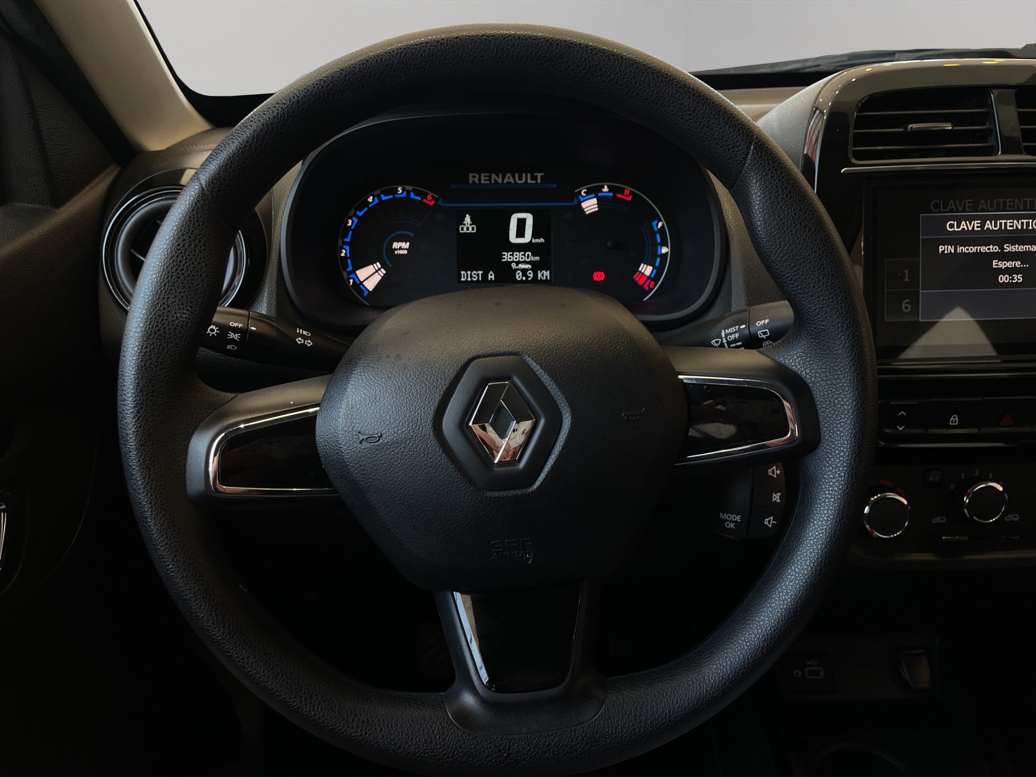 2023 Renault Kwid 5 pts. HB Bitono, TM5, a/ac., pantalla touch 8