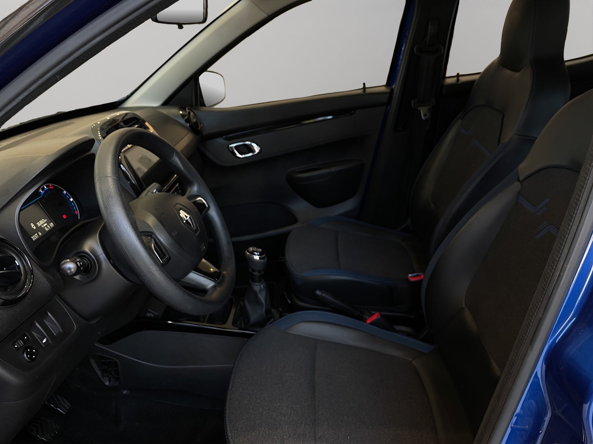 2023 Renault Kwid 5 pts. HB Bitono, TM5, a/ac., pantalla touch 8