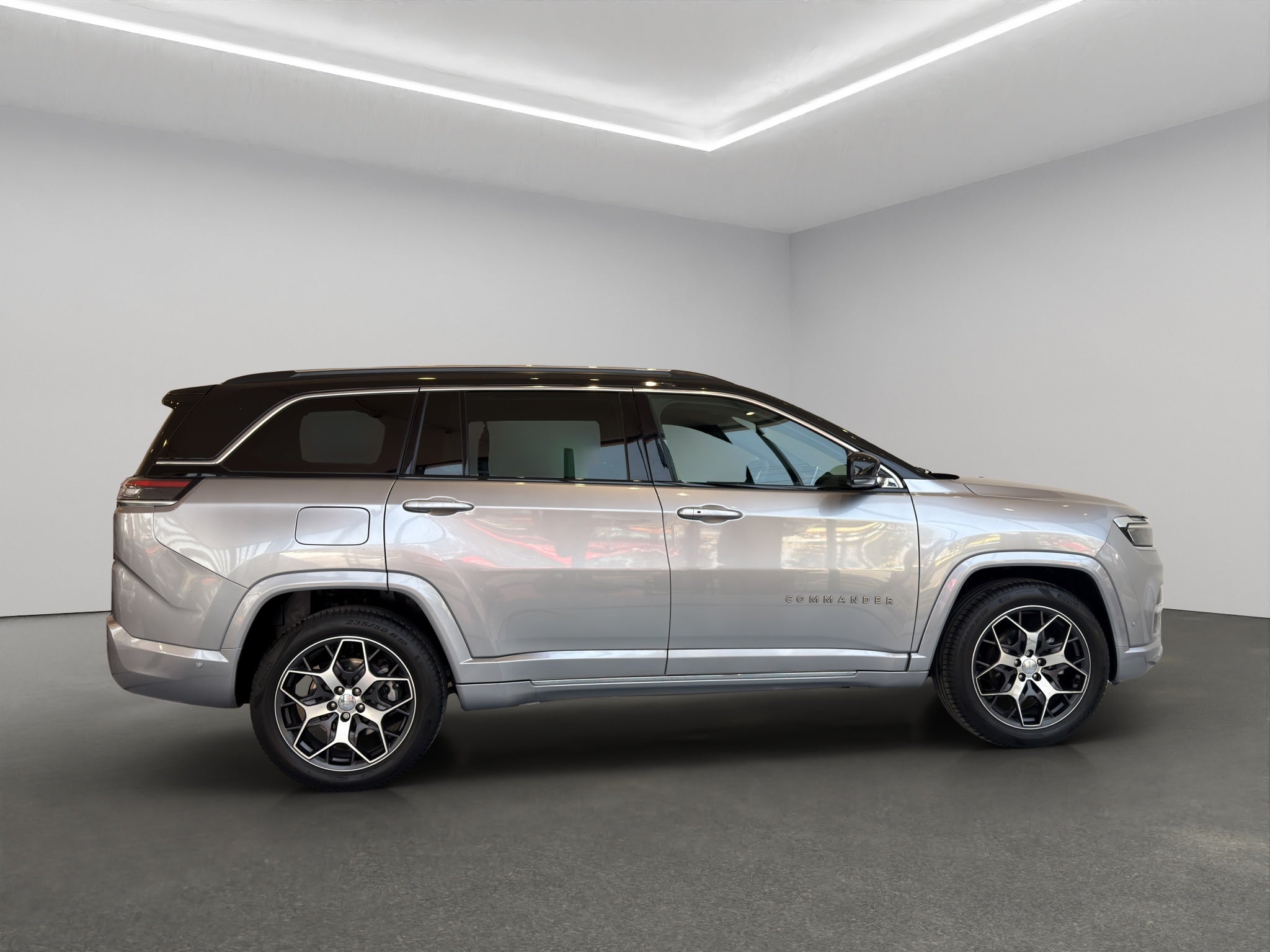 2025 Jeep Commander VUD 5 pts. Overland, 1.3T, TA, a/ac. Aut., QCP, RA-19
