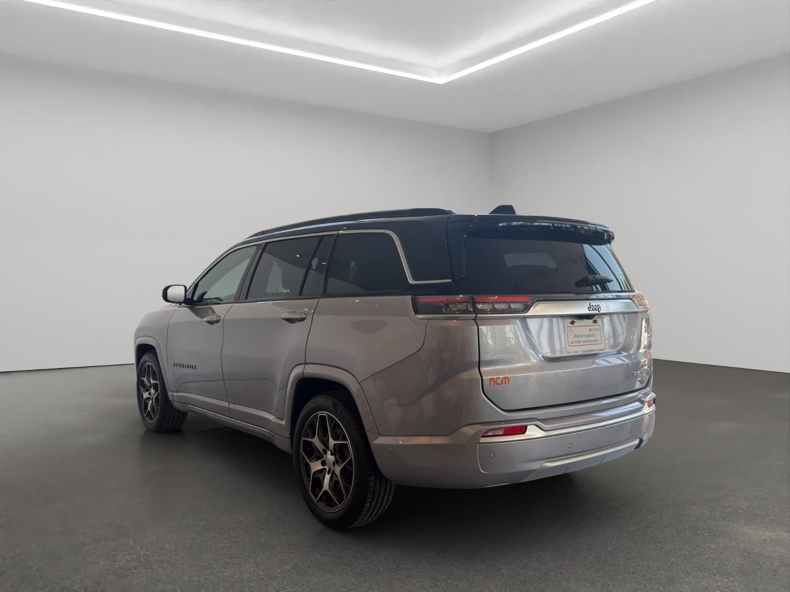 2025 Jeep Commander VUD 5 pts. Overland, 1.3T, TA, a/ac. Aut., QCP, RA-19