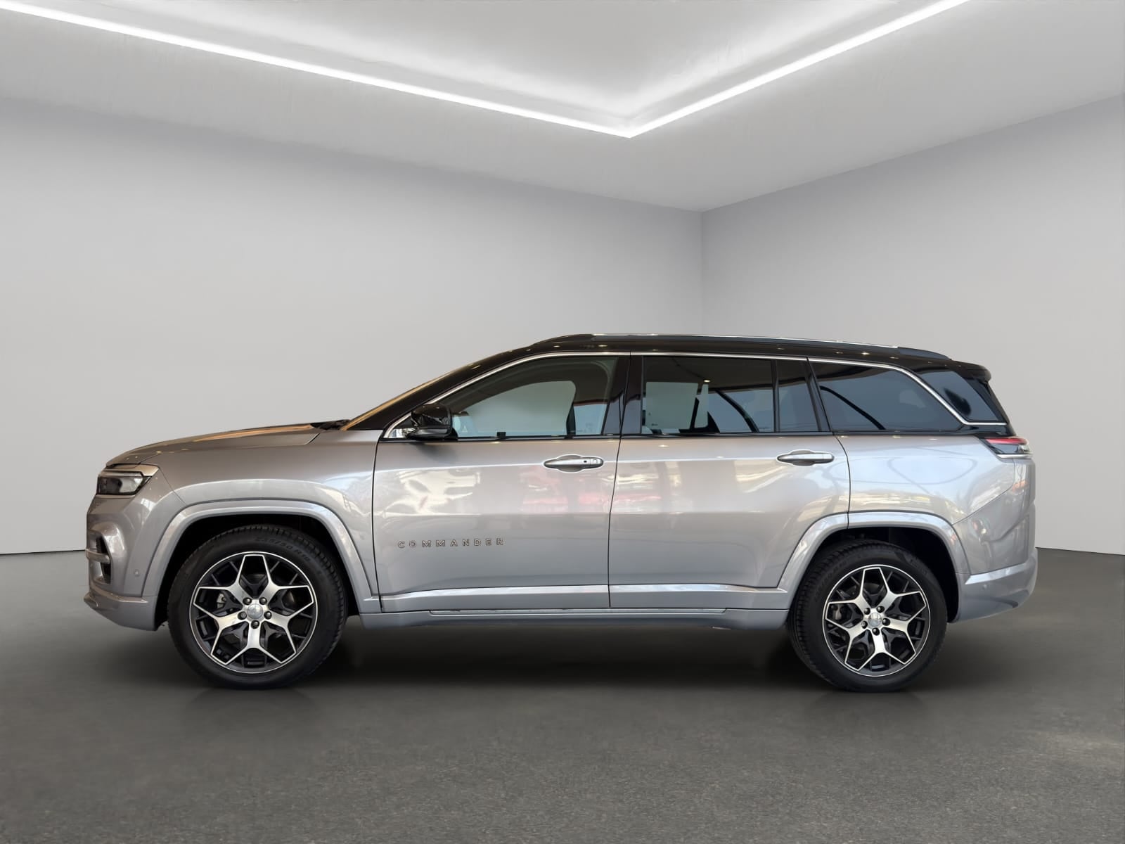 2025 Jeep Commander VUD 5 pts. Overland, 1.3T, TA, a/ac. Aut., QCP, RA-19