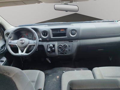 2025 Nissan Comerciales Urvan Panel 4 pts. Amplia con ventanas, TM5