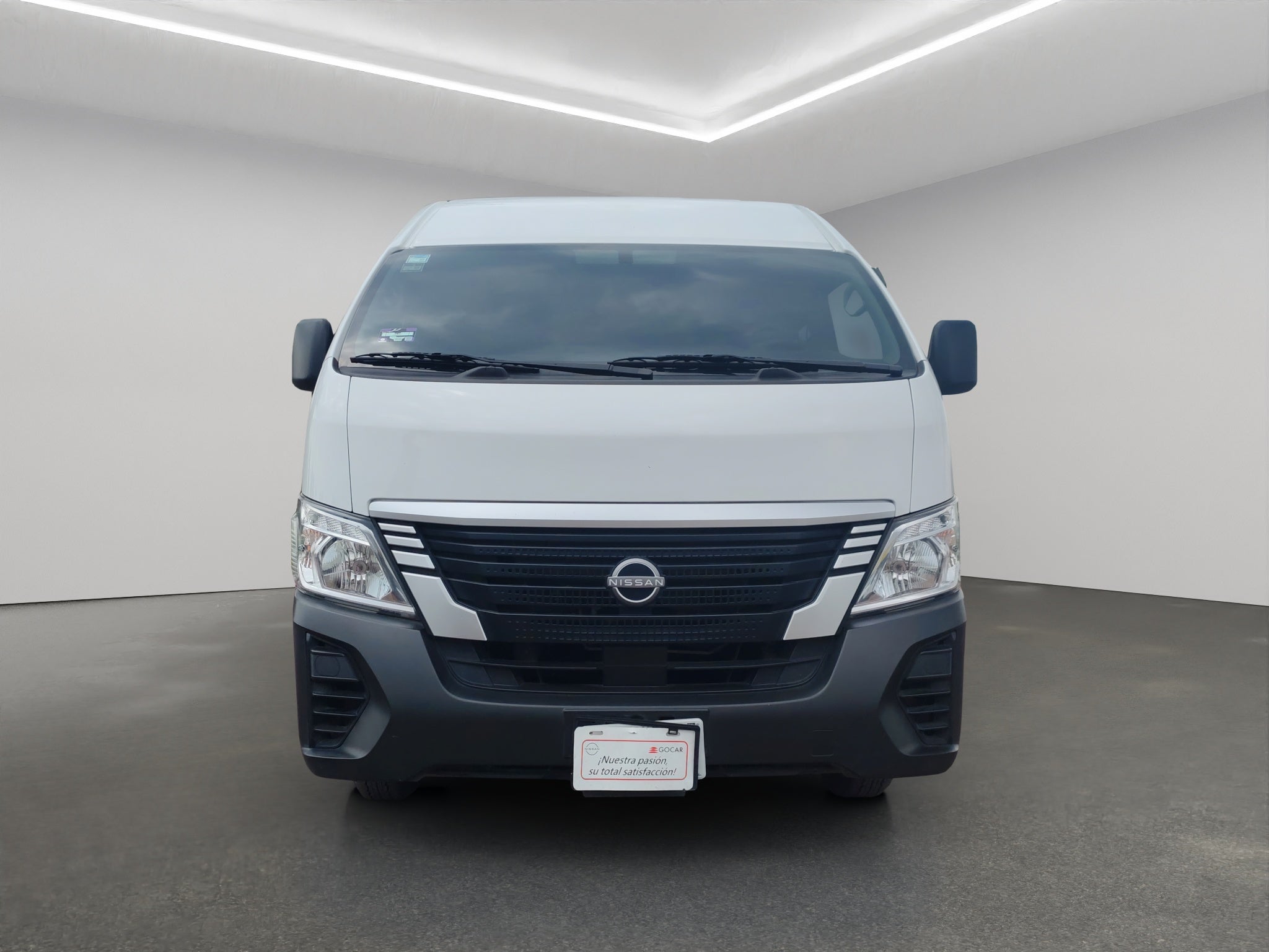2025 Nissan Comerciales Urvan Panel 4 pts. Amplia con ventanas, TM5