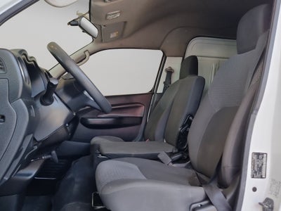 2023 Nissan Comerciales Urvan Panel 4 pts. Amplia, TM5, a/ac.