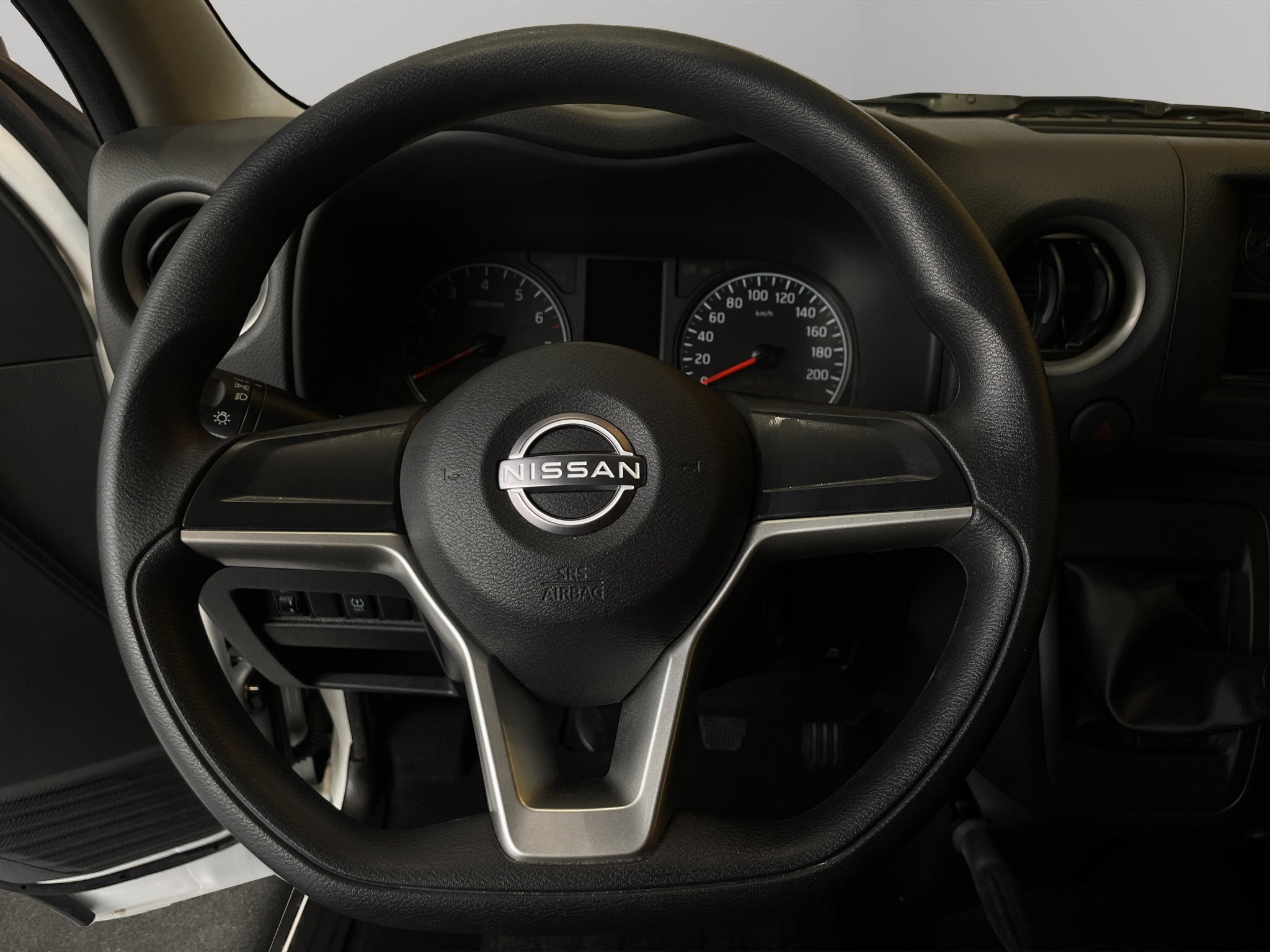 2024 Nissan Comerciales Urvan Panel 4 pts. Amplia, TM5, a/ac.