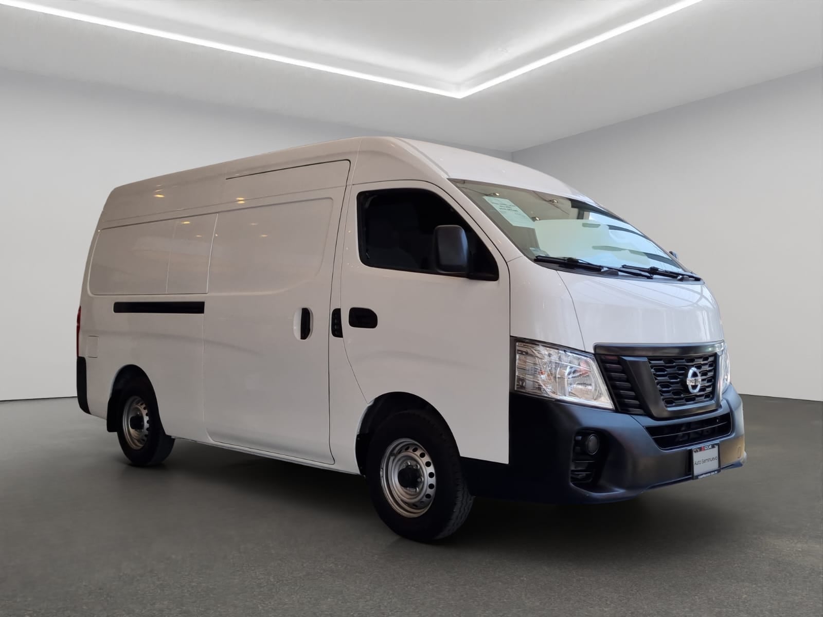 2022 Nissan Comerciales Urvan Panel 4 pts. Amplia, TM5, a/ac.