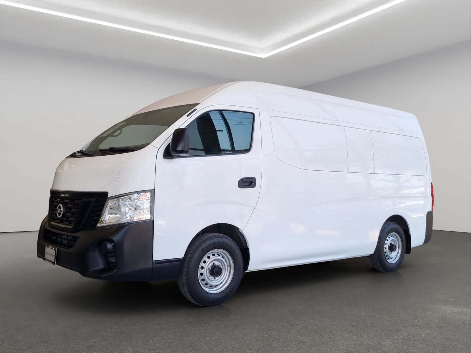 2022 Nissan Comerciales Urvan Panel 4 pts. Amplia, TM5, a/ac.