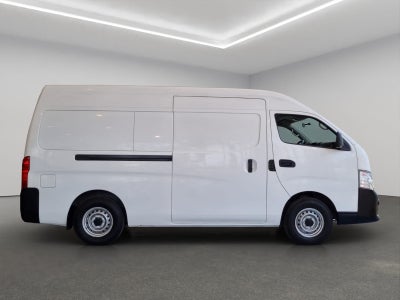 2022 Nissan Comerciales Urvan Panel 4 pts. Amplia, TM5, a/ac.