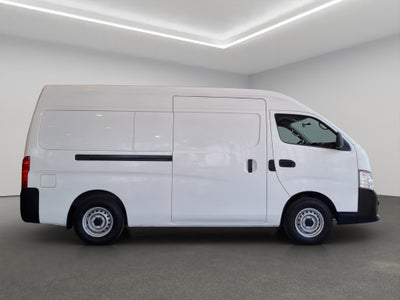 2023 Nissan Comerciales Urvan Panel 4 pts. Amplia, TM5, a/ac.
