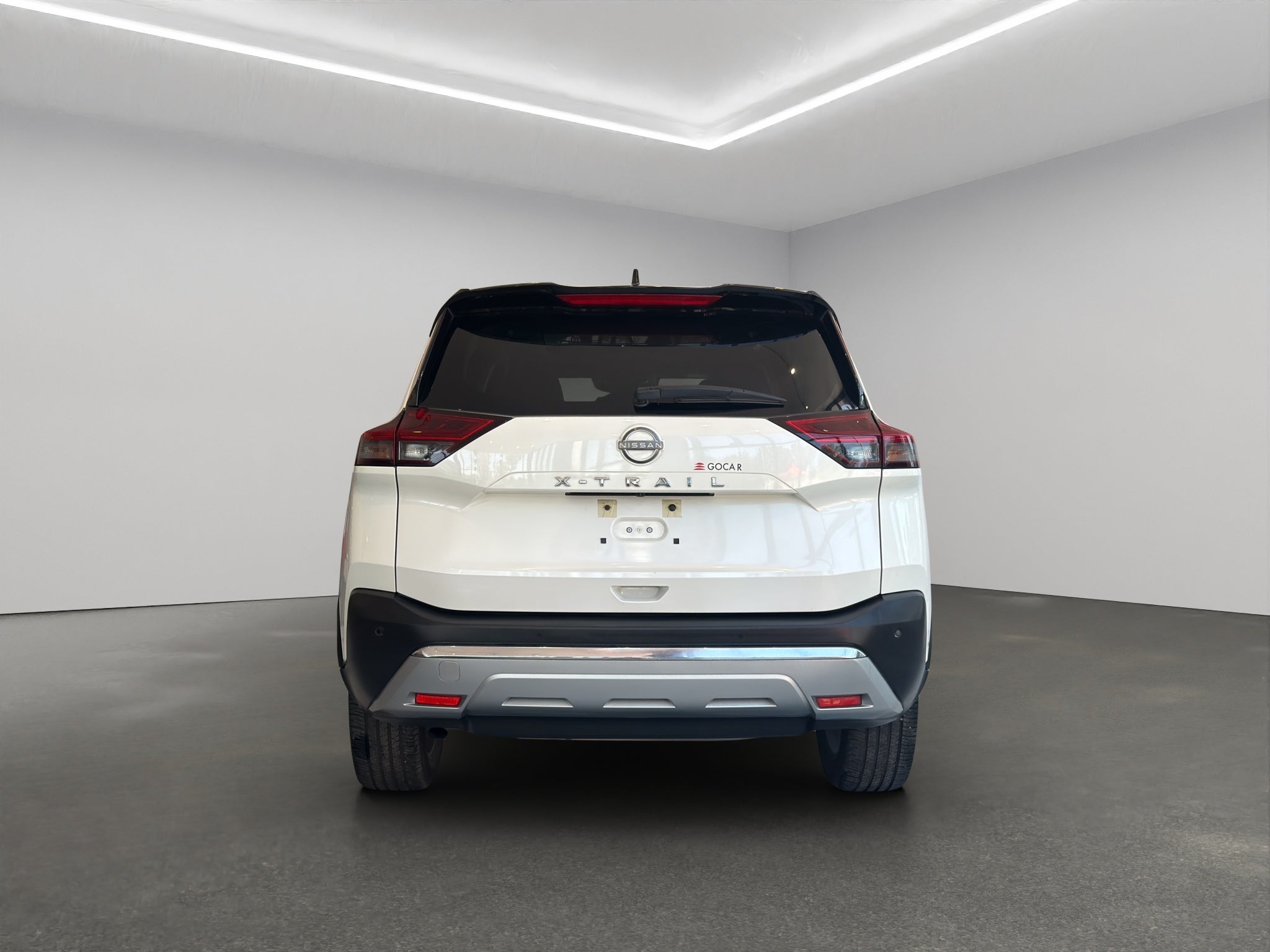 2023 Nissan X-Trail VUD 5 pts. Platinum, TA, piel, QCP, GPS, RA-19 (línea nueva)