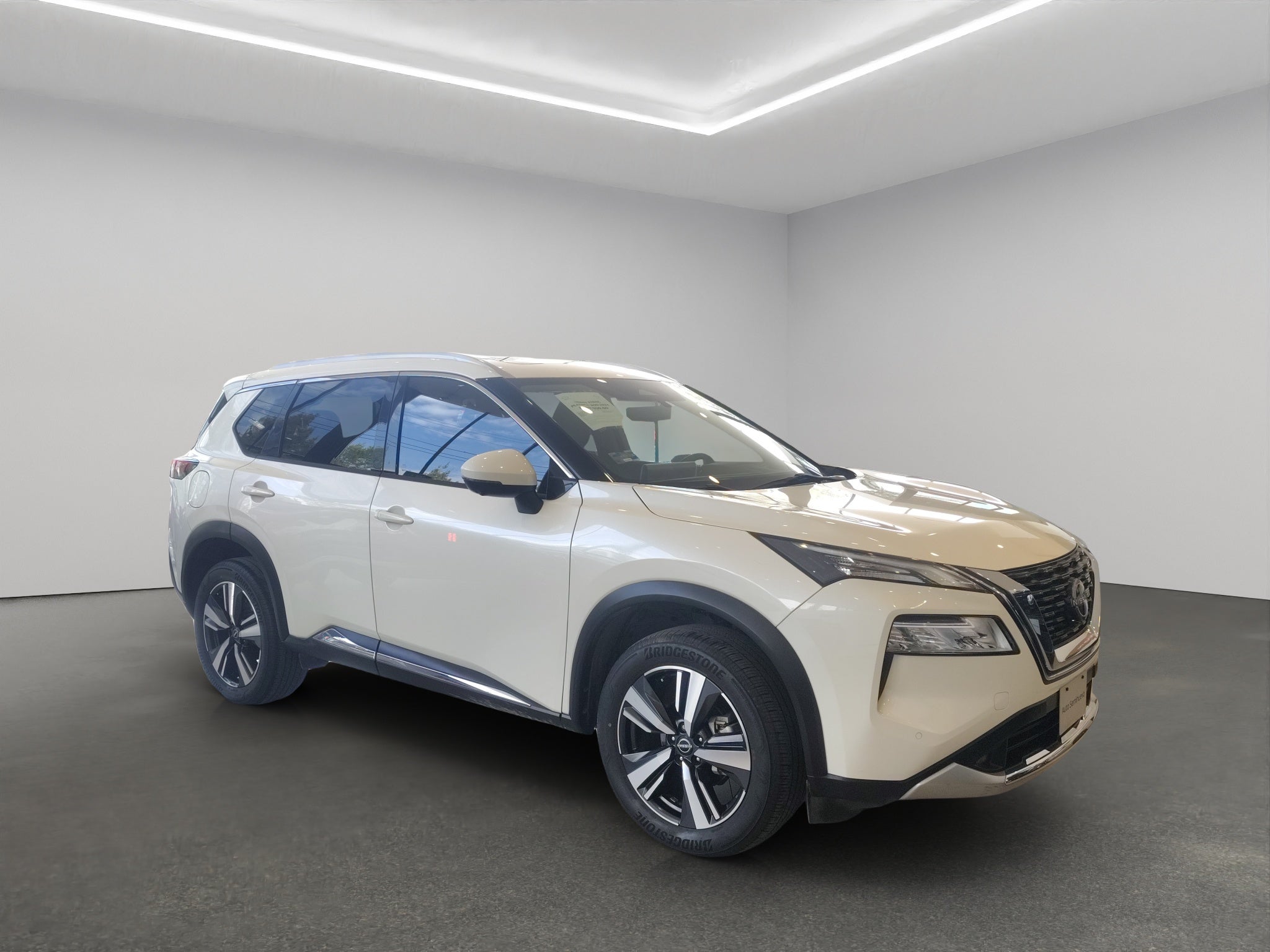 2024 Nissan X-Trail VUD 5 pts. Platinum Plus, TA, piel, QCP, GPS, ADAS, RA-19