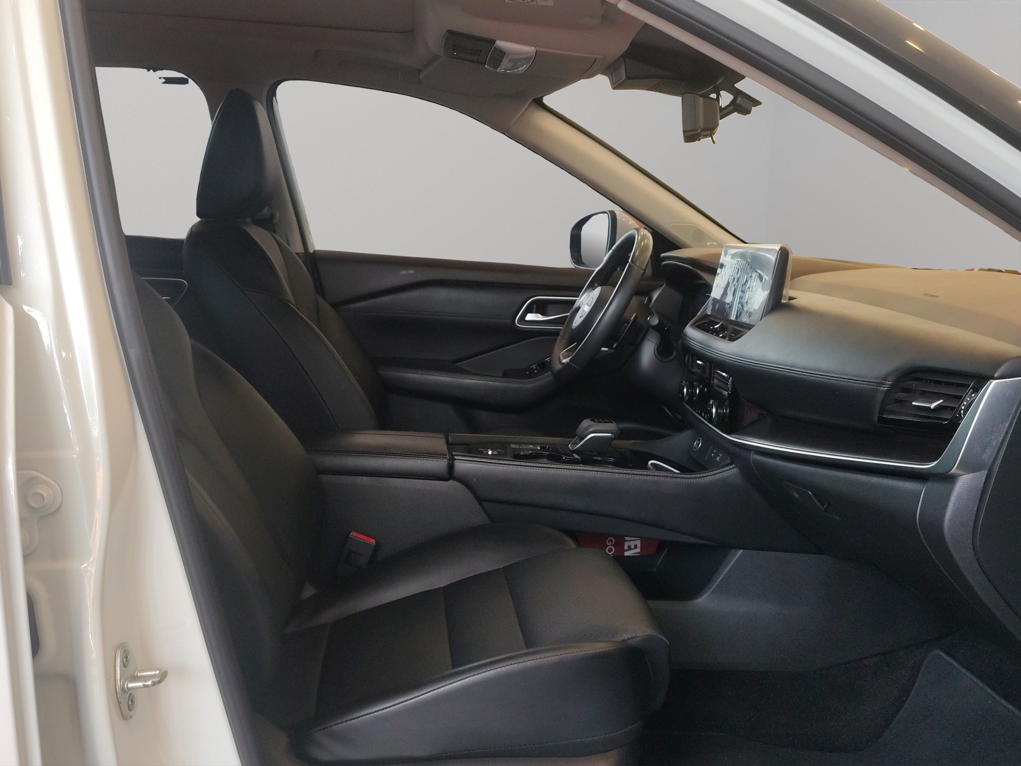 2024 Nissan X-Trail VUD 5 pts. Platinum Plus, TA, piel, QCP, GPS, ADAS, RA-19