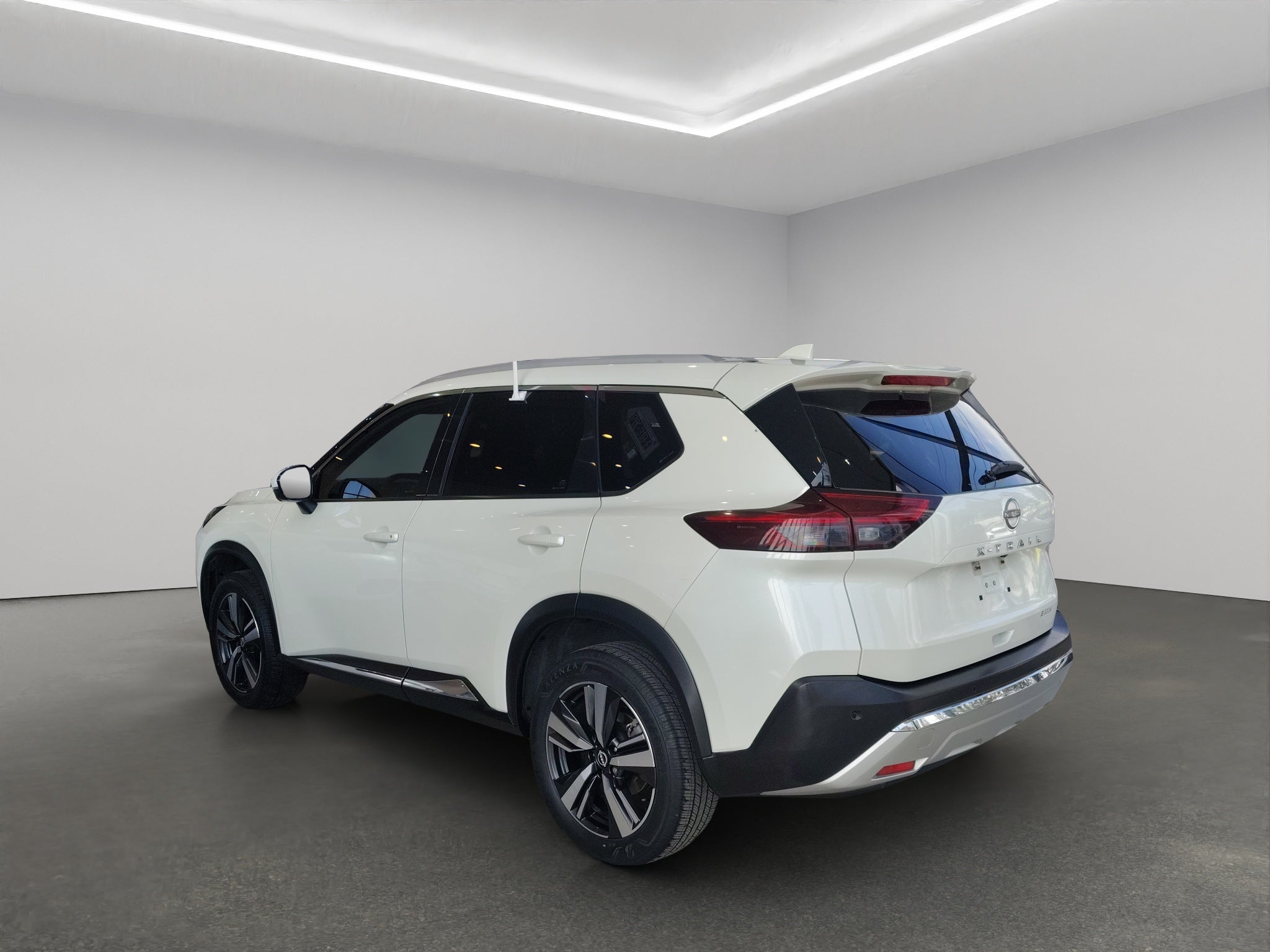 2024 Nissan X-Trail VUD 5 pts. Platinum Plus, TA, piel, QCP, GPS, ADAS, RA-19