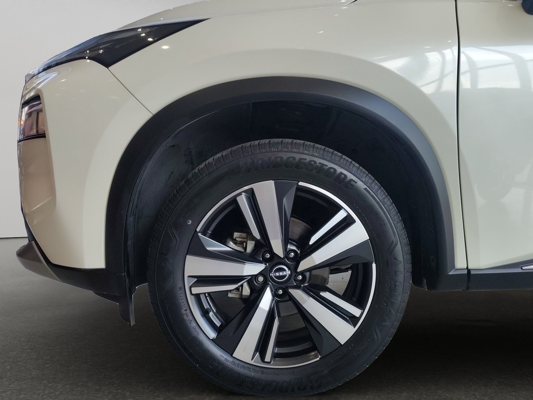 2024 Nissan X-Trail VUD 5 pts. Platinum Plus, TA, piel, QCP, GPS, ADAS, RA-19