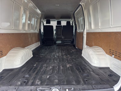 2023 Toyota Comerciales Hiace Panel 5 pts. DX Superlarga, toldo alto, TM5