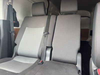 2023 Toyota Comerciales Hiace Panel 5 pts. DX Superlarga, toldo alto, TM5