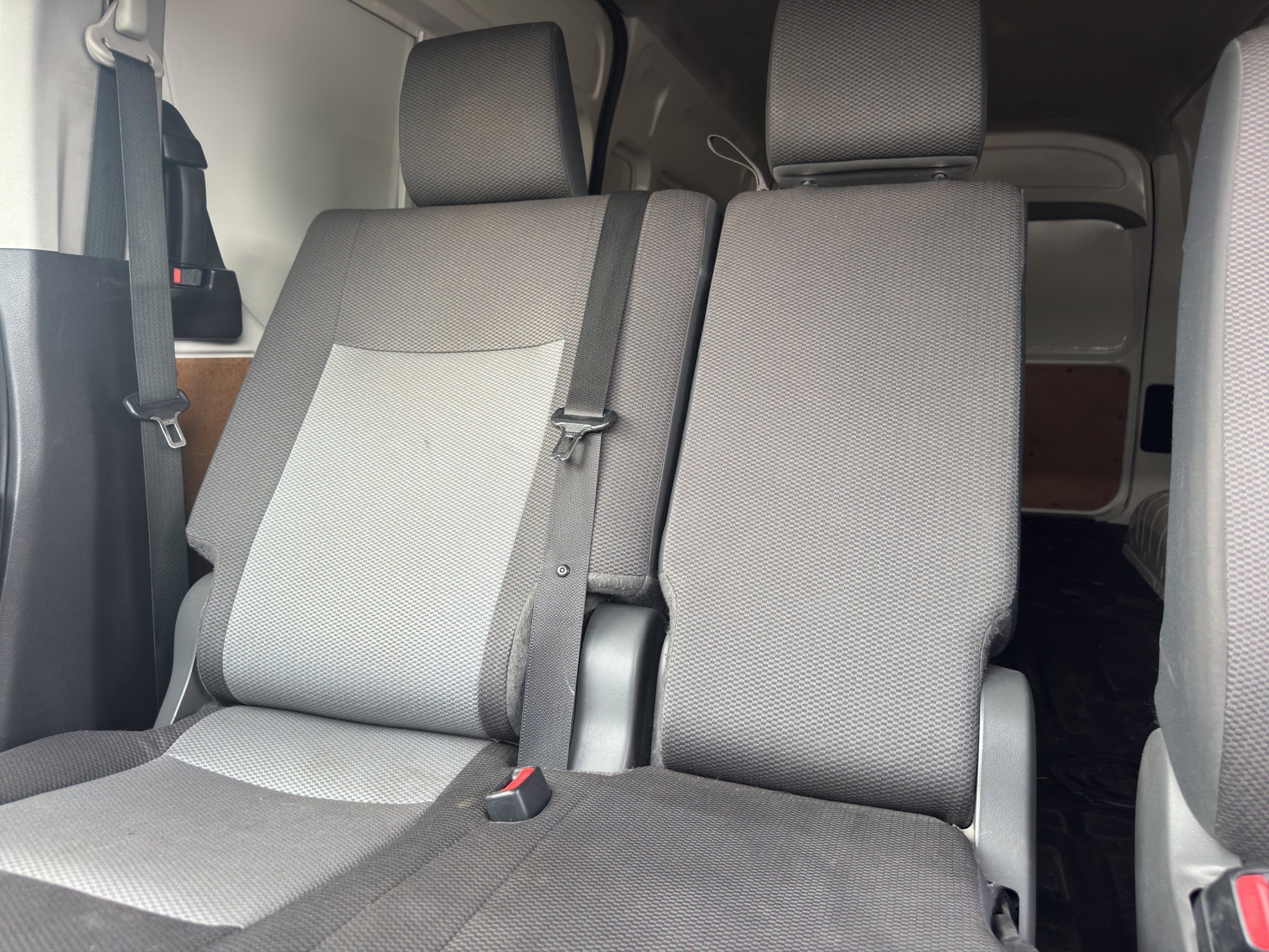 2023 Toyota Comerciales Hiace Panel 5 pts. DX Superlarga, toldo alto, TM5
