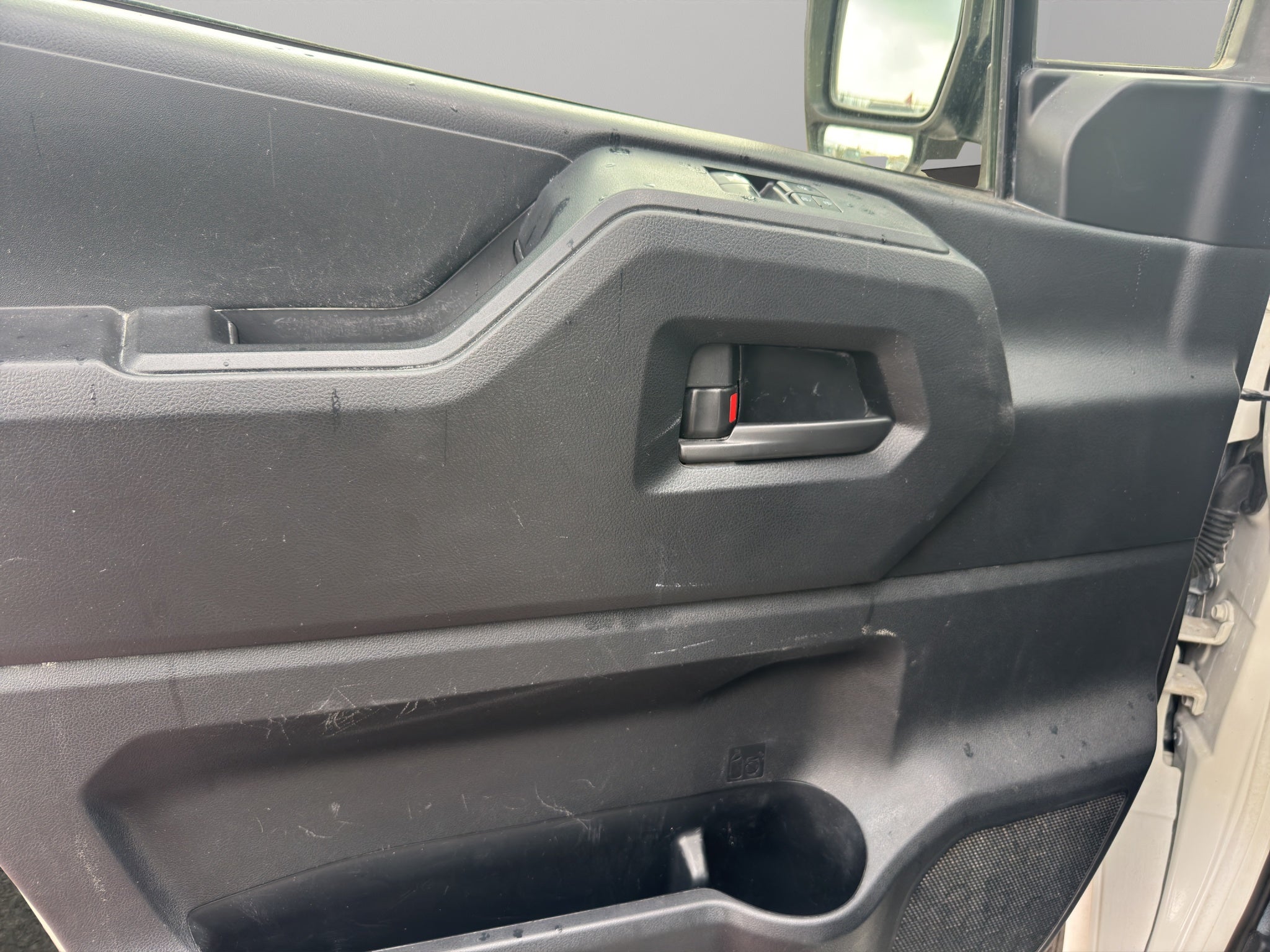 2023 Toyota Comerciales Hiace Panel 5 pts. DX Superlarga, toldo alto, TM5