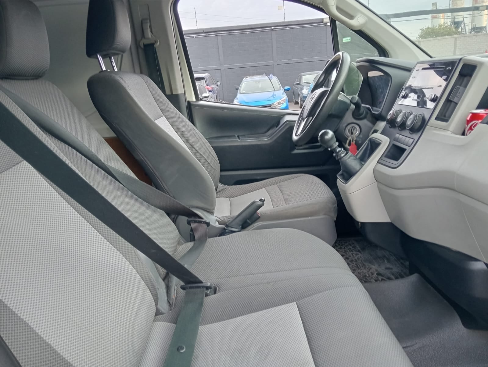 2023 Toyota Hiace Pasajeros PANEL