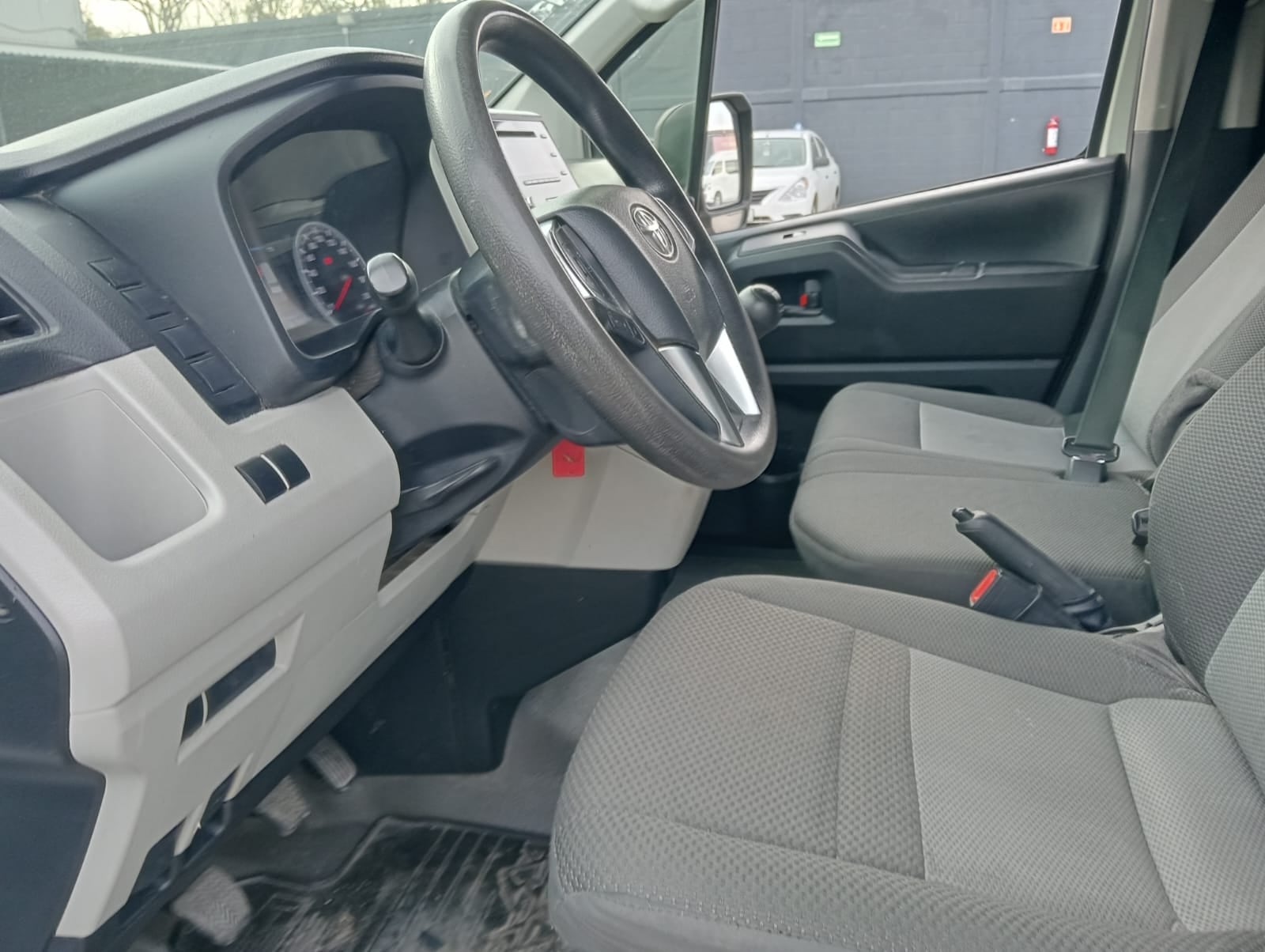 2023 Toyota Hiace Pasajeros PANEL