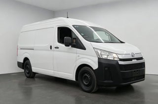 2023 Toyota Hiace Pasajeros PANEL