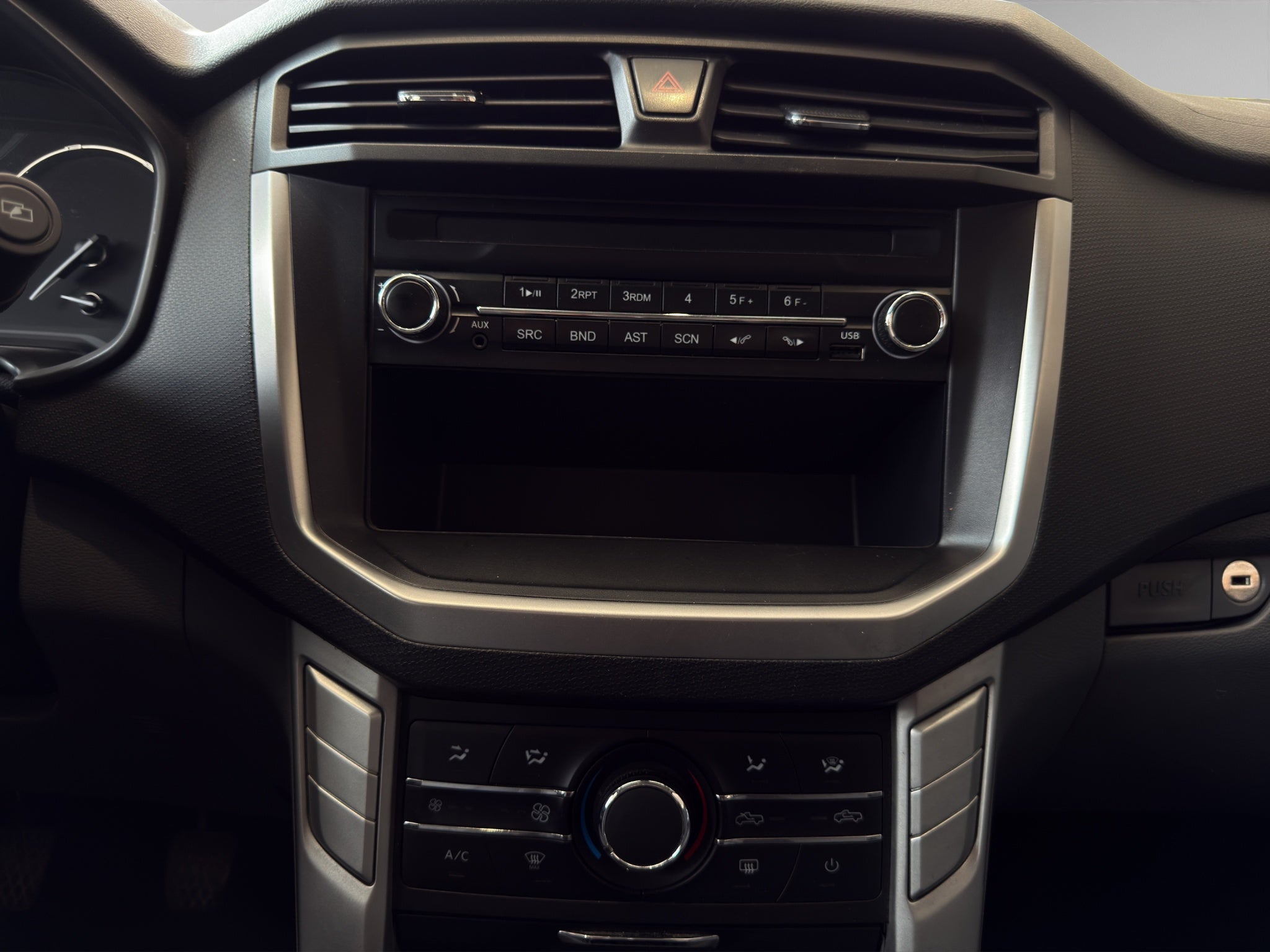 2023 Chevrolet Comerciales S10 Max 4 pts. E, Pick-Up, Doble Cab., 2.4l, TM6, a/ac., RA-16