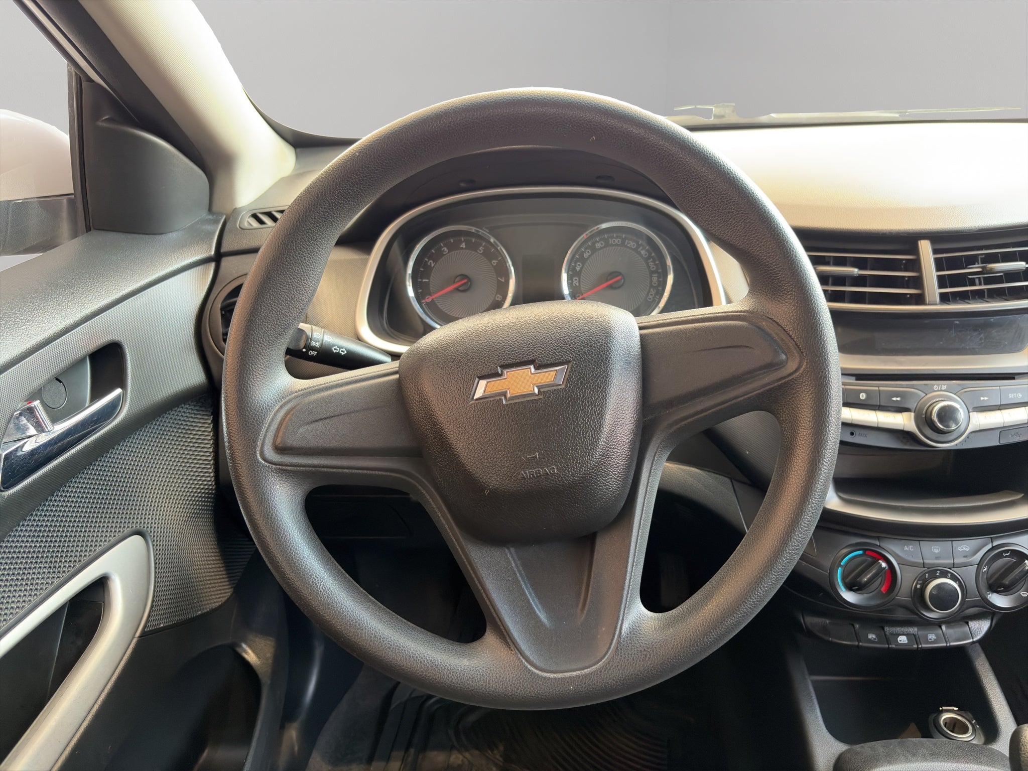 2018 Chevrolet Aveo 4 pts. LS, TM5, a/ac., R-14 (línea nueva)