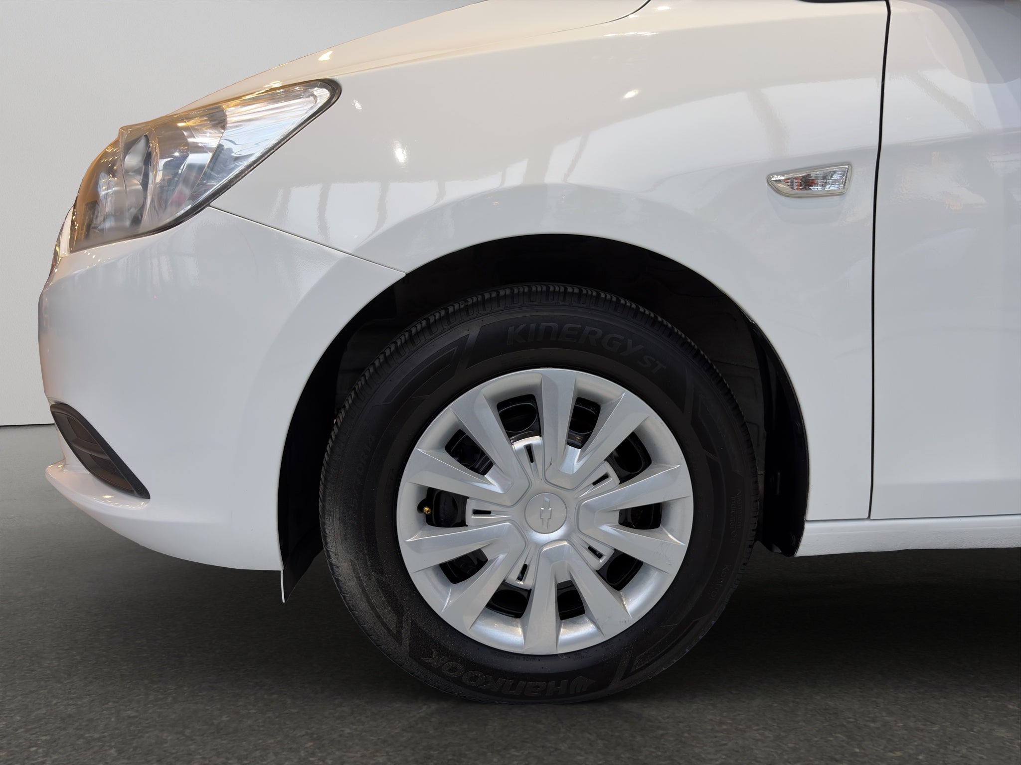 2018 Chevrolet Aveo 4 pts. LS, TM5, a/ac., R-14 (línea nueva)