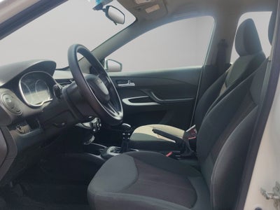 2023 Chevrolet Aveo 4 pts. LS, TM5, a/ac., R-14 (línea anterior)