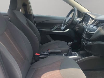 2023 Chevrolet Aveo 4 pts. LS, TM5, a/ac., R-14 (línea anterior)