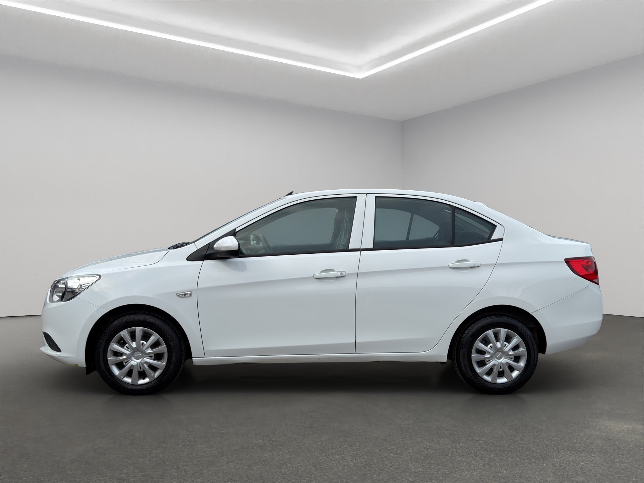 2023 Chevrolet Aveo 4 pts. LS, TM5, a/ac., R-14 (línea anterior)