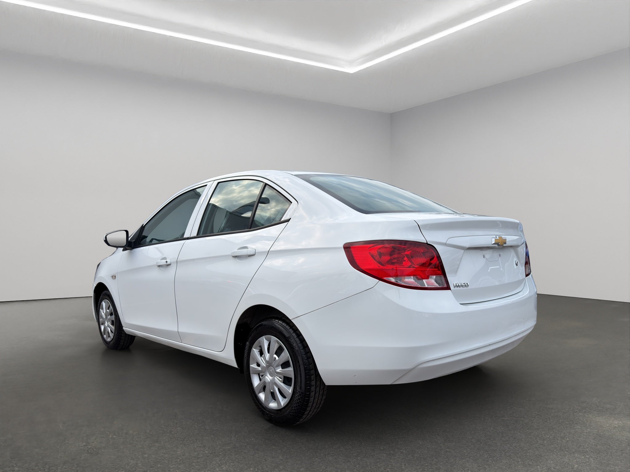 2023 Chevrolet Aveo 4 pts. LS, TM5, a/ac., R-14 (línea anterior)