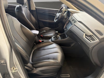 2023 MG MG5 4 pts. Excite, 1.5l, TM5, VE, piel, RA-16