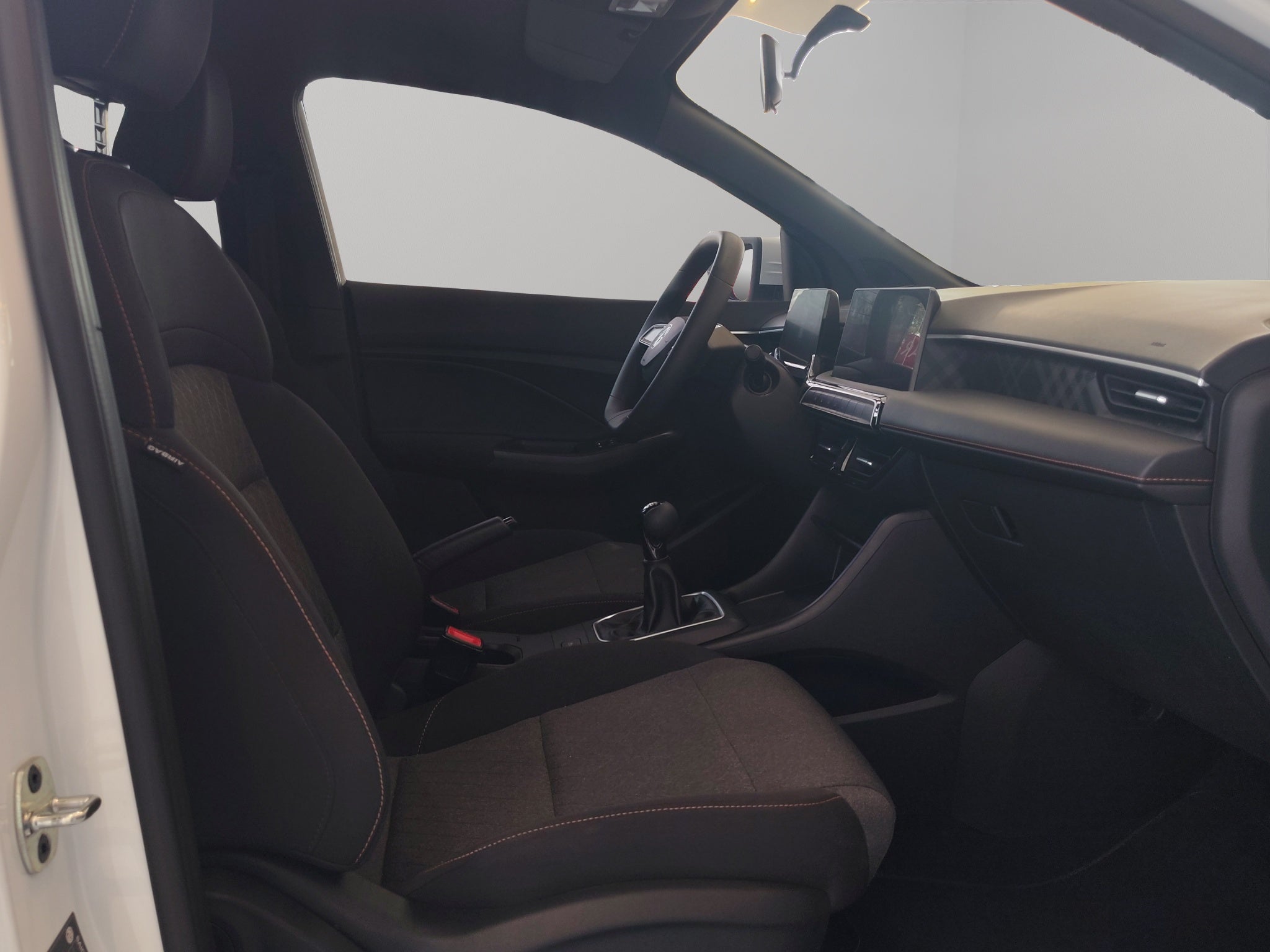 2025 MG MG3 5 pts. HB Style, 1.5l, TM5, VE, pantalla, RA-16