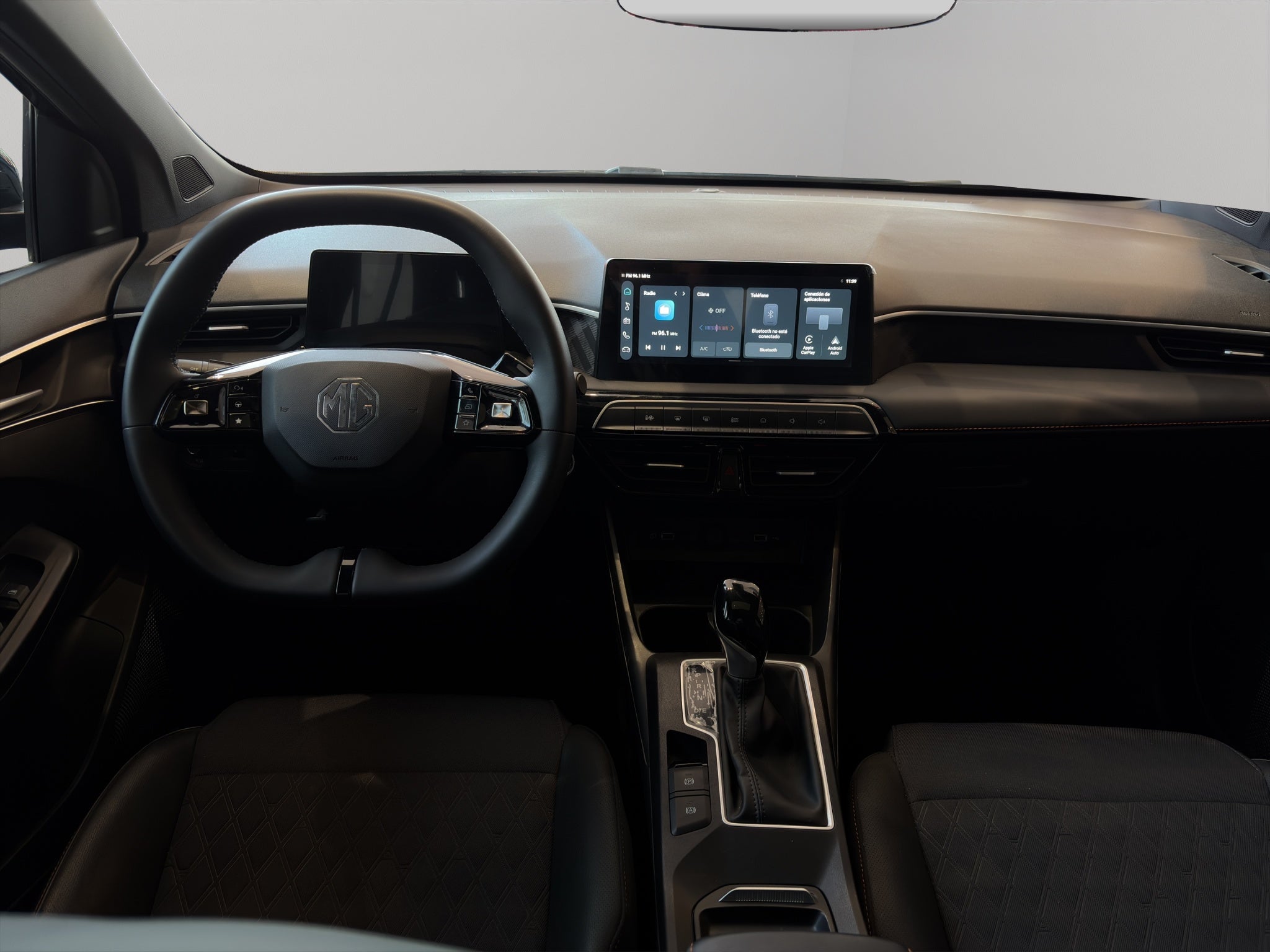 2025 MG MG3 5 pts. HB Excite, 1.5l, TA, VE, piel, QC, pantalla, RA-16